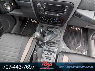 2005 Jeep Liberty Sport  4WD - Photo 12 - Eureka, CA 95501