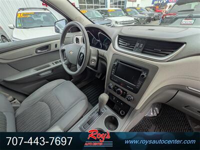 2017 Chevrolet Traverse LS AWD - Photo 11 - Eureka, CA 95501