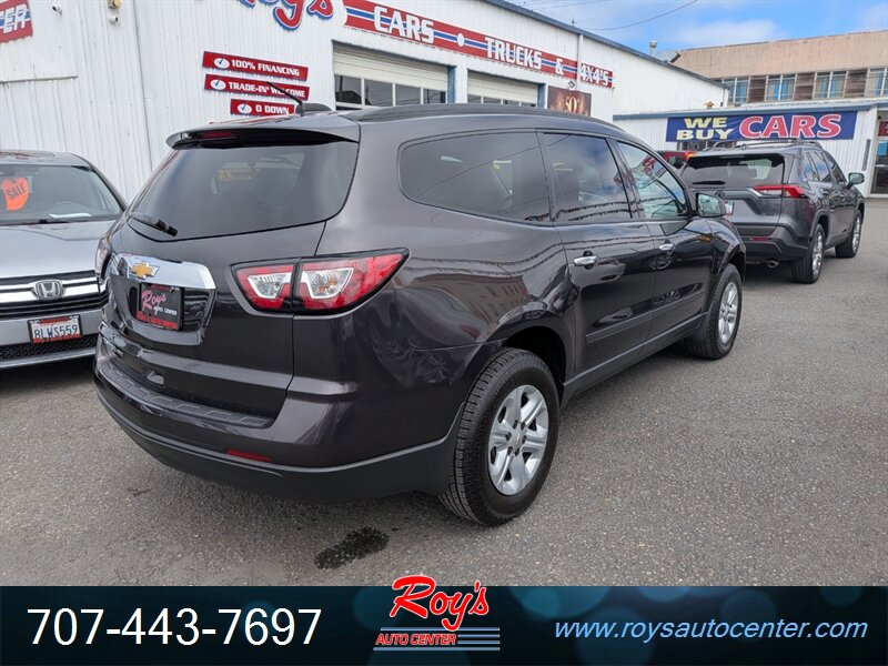 2017 Chevrolet Traverse LS AWD - Photo 8 - Eureka, CA 95501