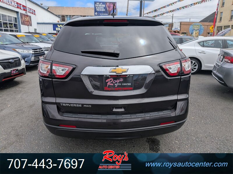 2017 Chevrolet Traverse LS AWD - Photo 7 - Eureka, CA 95501