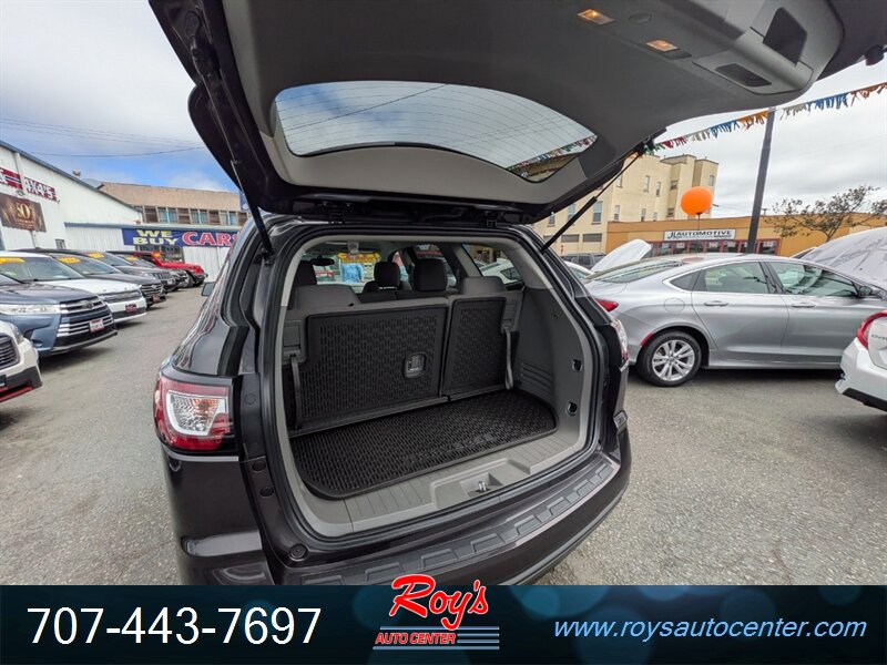2017 Chevrolet Traverse LS AWD - Photo 17 - Eureka, CA 95501