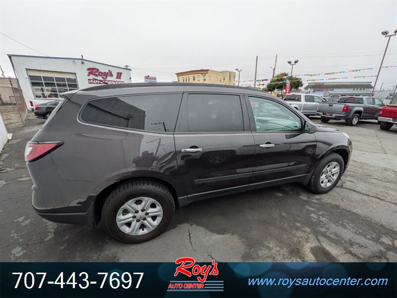 2017 Chevrolet Traverse LS AWD - Photo 5 - Eureka, CA 95501