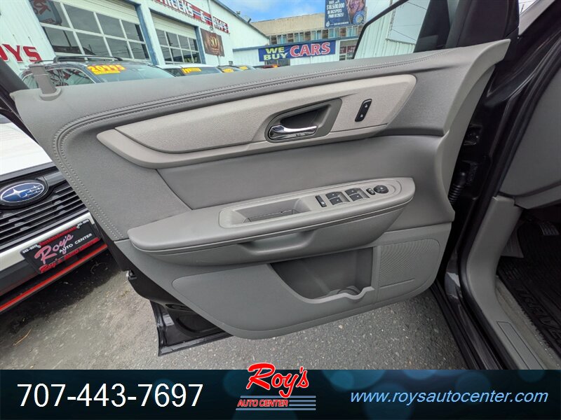 2017 Chevrolet Traverse LS AWD - Photo 25 - Eureka, CA 95501