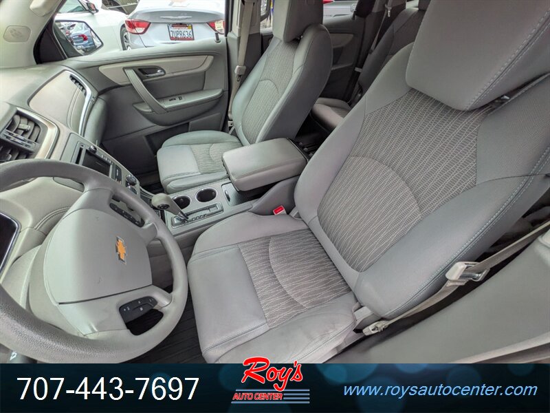 2017 Chevrolet Traverse LS AWD - Photo 22 - Eureka, CA 95501