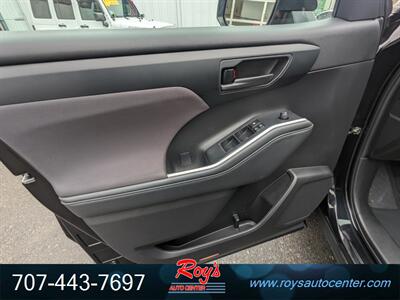 2022 Toyota Highlander LE  AWD - Photo 24 - Eureka, CA 95501