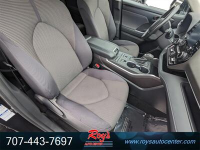 2022 Toyota Highlander LE  AWD - Photo 13 - Eureka, CA 95501