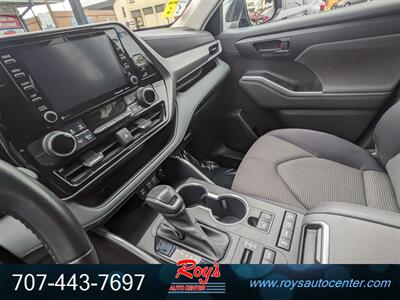 2022 Toyota Highlander LE  AWD - Photo 23 - Eureka, CA 95501