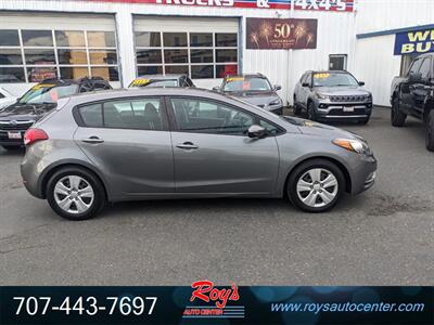 2016 Kia Forte5 LX   - Photo 2 - Eureka, CA 95501