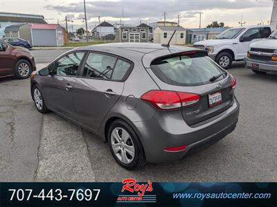 2016 Kia Forte5 LX   - Photo 6 - Eureka, CA 95501