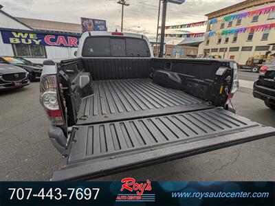 2012 Toyota Tacoma V6  4WD - Photo 14 - Eureka, CA 95501