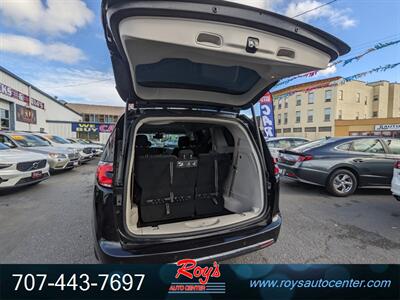 2021 Chrysler Pacifica Touring   - Photo 15 - Eureka, CA 95501