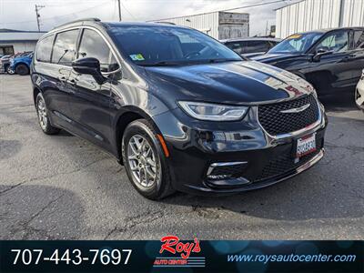 2021 Chrysler Pacifica Touring   - Photo 1 - Eureka, CA 95501