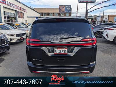 2021 Chrysler Pacifica Touring   - Photo 7 - Eureka, CA 95501