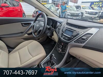 2016 Hyundai Elantra SE   - Photo 12 - Eureka, CA 95501