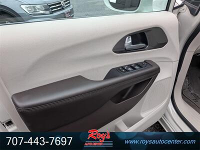 2017 Chrysler Pacifica Touring-L Plus   - Photo 28 - Eureka, CA 95501