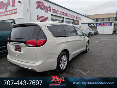 2017 Chrysler Pacifica Touring-L Plus   - Photo 8 - Eureka, CA 95501