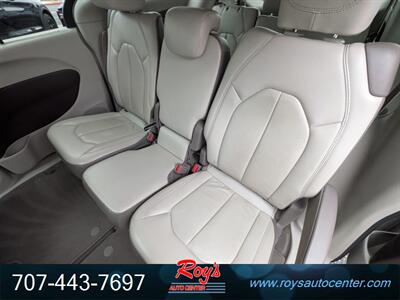 2017 Chrysler Pacifica Touring-L Plus   - Photo 22 - Eureka, CA 95501