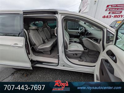 2017 Chrysler Pacifica Touring-L Plus   - Photo 13 - Eureka, CA 95501