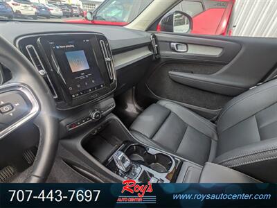 2025 Volvo XC40 B5 Plus Dark Theme  AWD - Photo 6 - Eureka, CA 95501