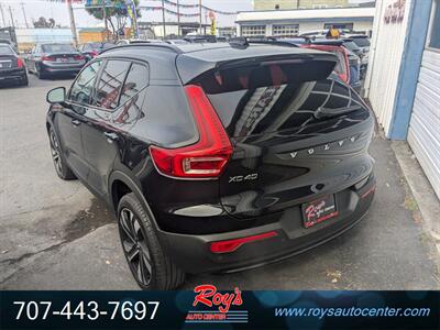 2025 Volvo XC40 B5 Plus Dark Theme  AWD - Photo 4 - Eureka, CA 95501