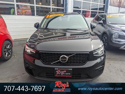 2025 Volvo XC40 B5 Plus Dark Theme  AWD - Photo 2 - Eureka, CA 95501