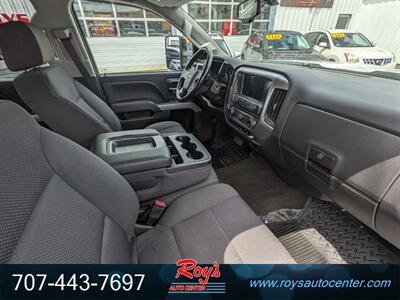 2017 Chevrolet Silverado 2500HD LT  4WD - Photo 11 - Eureka, CA 95501