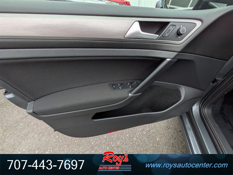2017 Volkswagen Golf TSI S - Photo 19 - Eureka, CA 95501