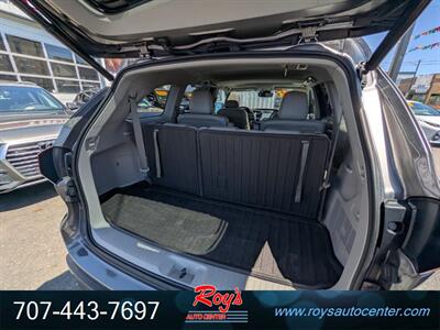 2017 Toyota Highlander Hybrid Limited  AWD - Photo 15 - Eureka, CA 95501