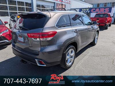2017 Toyota Highlander Hybrid Limited  AWD - Photo 8 - Eureka, CA 95501