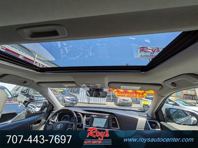 2017 Toyota Highlander Hybrid Limited  AWD - Photo 14 - Eureka, CA 95501