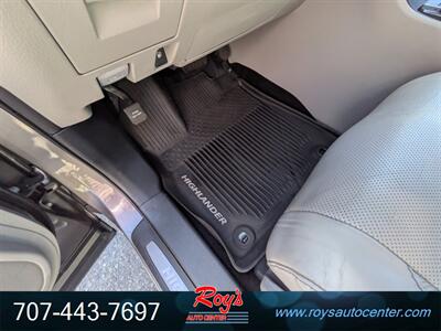 2017 Toyota Highlander Hybrid Limited  AWD - Photo 24 - Eureka, CA 95501