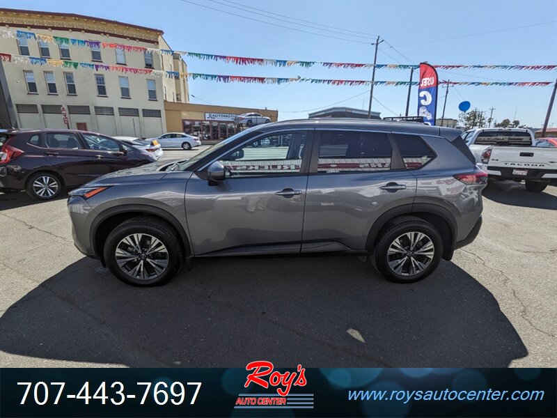 2022 Nissan Rogue SV photo 3