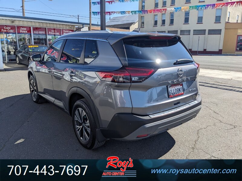 2022 Nissan Rogue SV photo 5