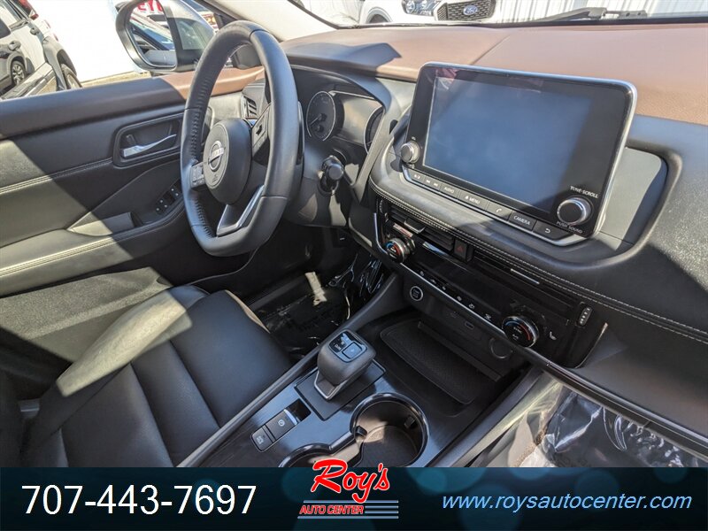 2022 Nissan Rogue SV photo 10