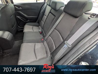 2014 Mazda Mazda3 i Touring - Photo 14 - Eureka, CA 95501