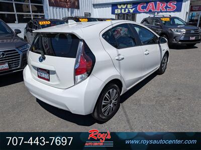 2015 Toyota Prius c Two   - Photo 8 - Eureka, CA 95501