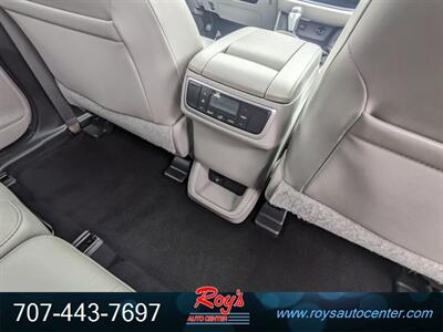 2014 Toyota Highlander XLE   - Photo 11 - Eureka, CA 95501