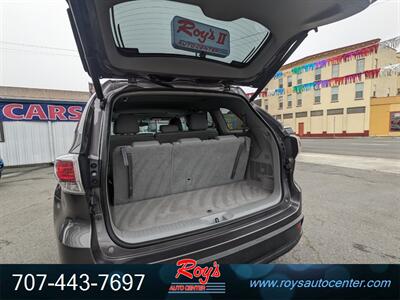 2014 Toyota Highlander XLE   - Photo 13 - Eureka, CA 95501