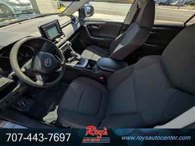 2020 Toyota RAV4 XLE  AWD - Photo 18 - Eureka, CA 95501