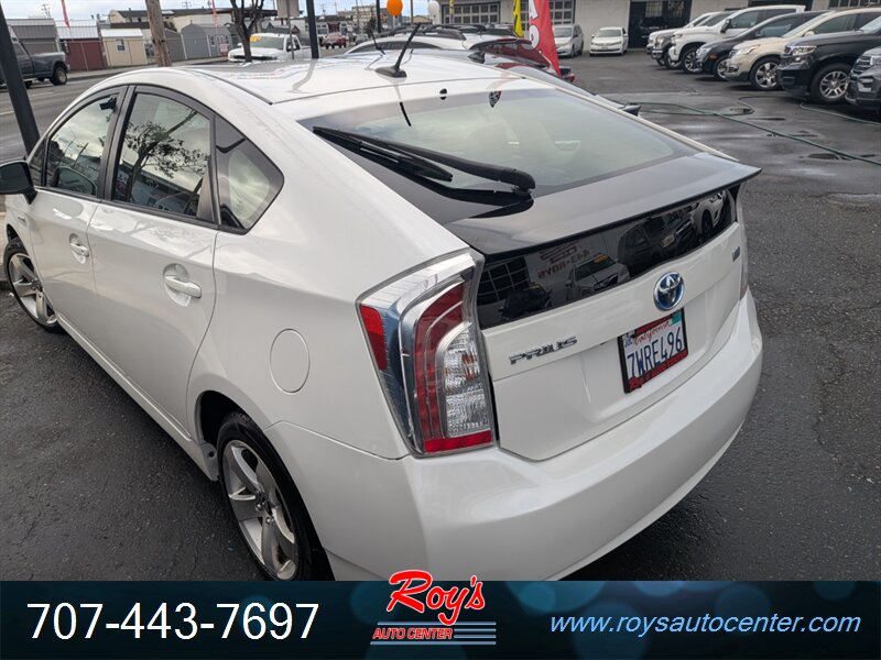 2013 Toyota Prius Three - Photo 4 - Eureka, CA 95501
