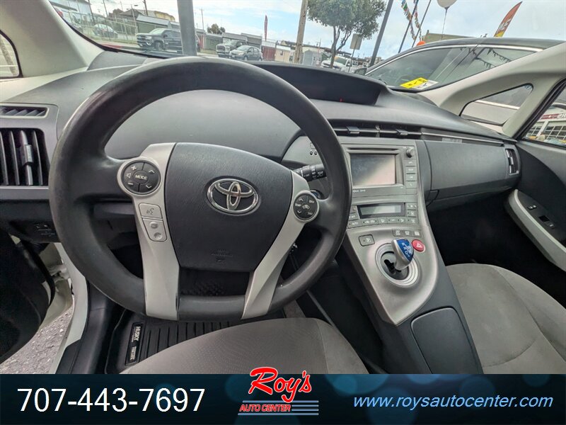 2013 Toyota Prius Three - Photo 8 - Eureka, CA 95501