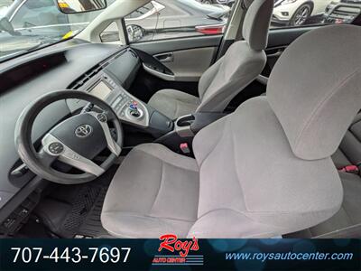 2013 Toyota Prius Three - Photo 5 - Eureka, CA 95501
