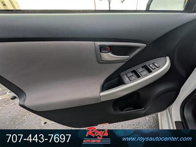 2013 Toyota Prius Three - Photo 10 - Eureka, CA 95501