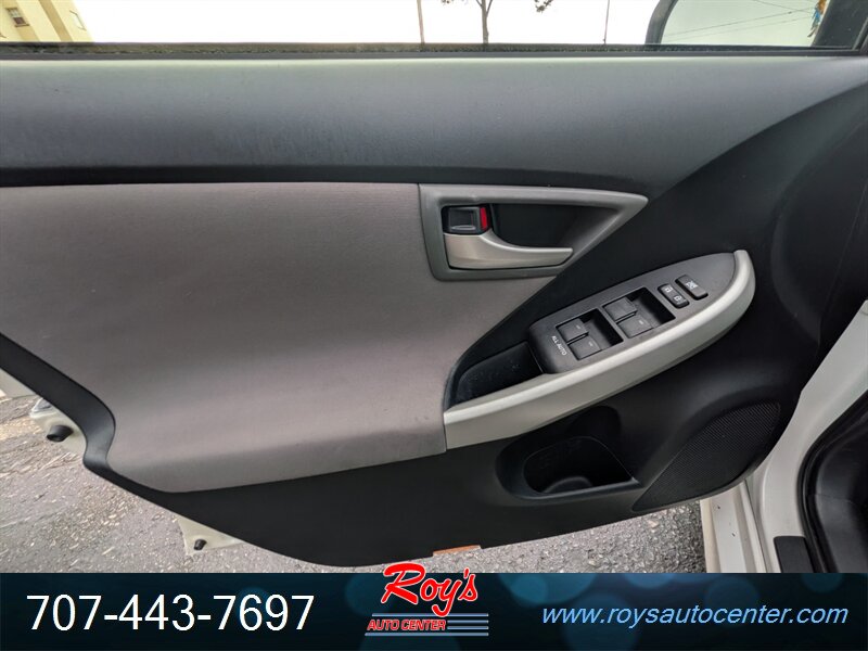 2013 Toyota Prius Three - Photo 10 - Eureka, CA 95501