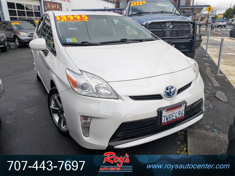 2013 Toyota Prius Three   - Photo 1 - Eureka, CA 95501