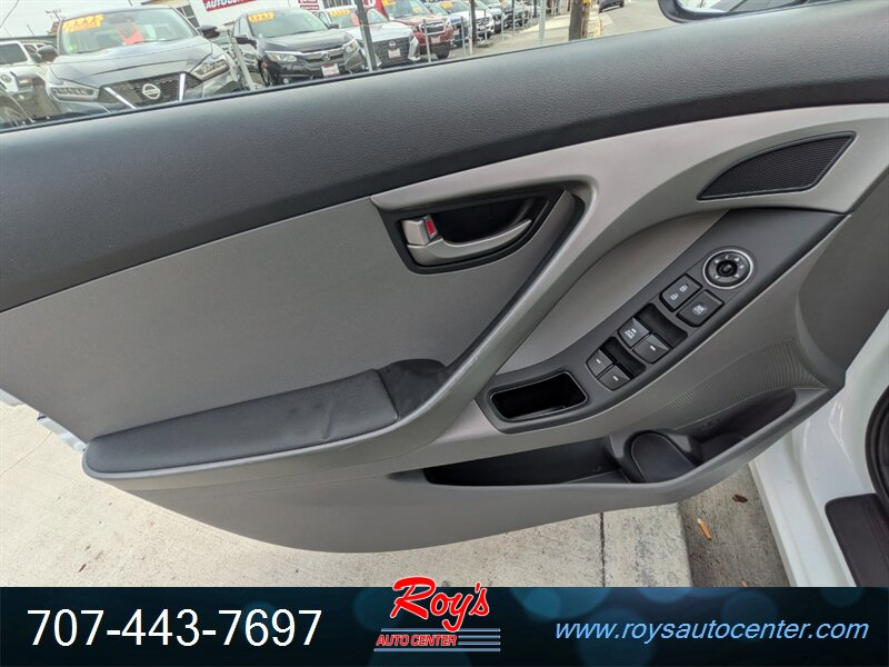 2016 Hyundai Elantra SE - Photo 11 - Eureka, CA 95501