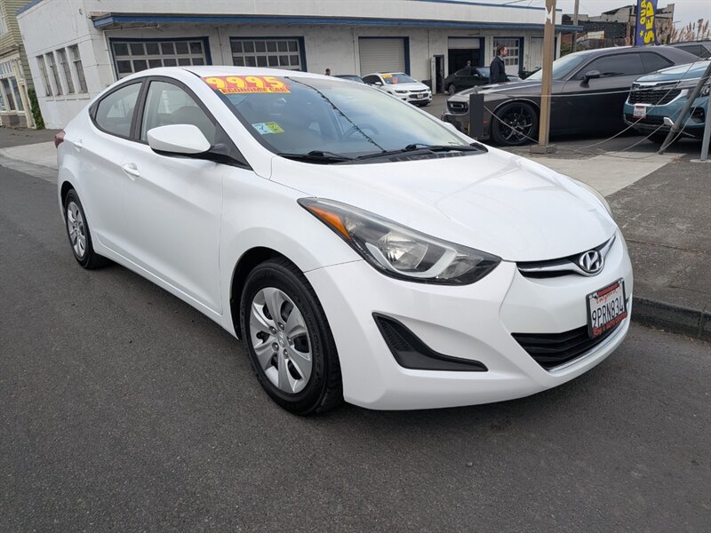 2016 Hyundai Elantra SE  