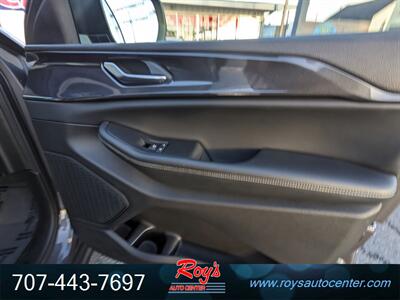 2023 Jeep Grand Cherokee L Laredo  4WD - Photo 14 - Eureka, CA 95501