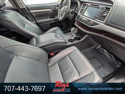 2019 Toyota Highlander XLE  AWD - Photo 11 - Eureka, CA 95501