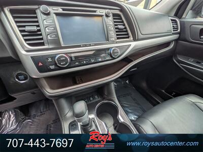 2019 Toyota Highlander XLE  AWD - Photo 30 - Eureka, CA 95501